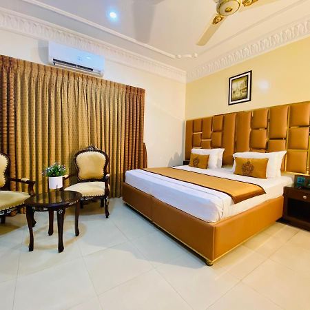 World Inn Hotel Karachi Bagian luar foto
