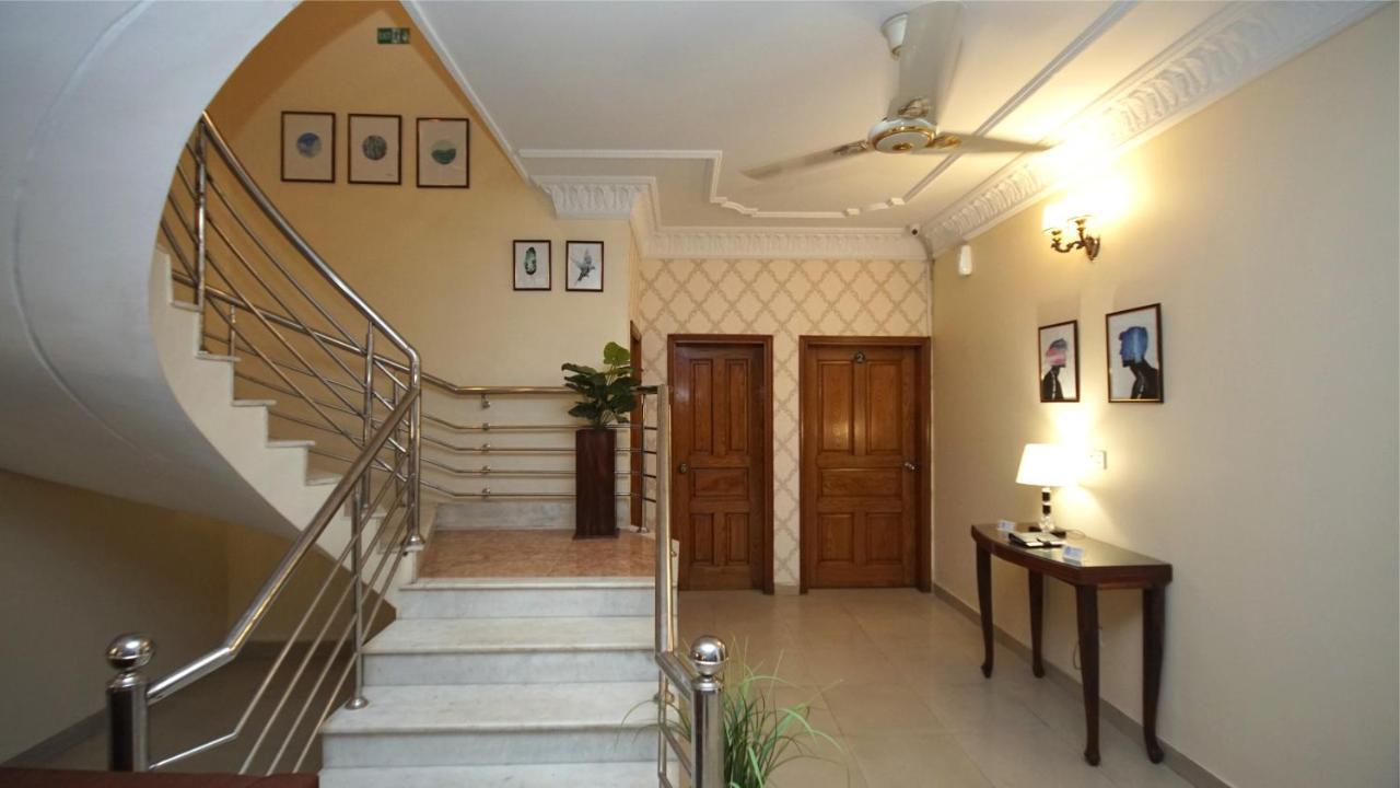 World Inn Hotel Karachi Bagian luar foto