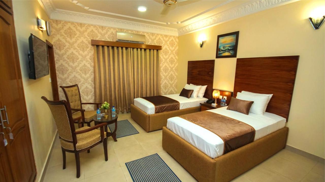World Inn Hotel Karachi Bagian luar foto