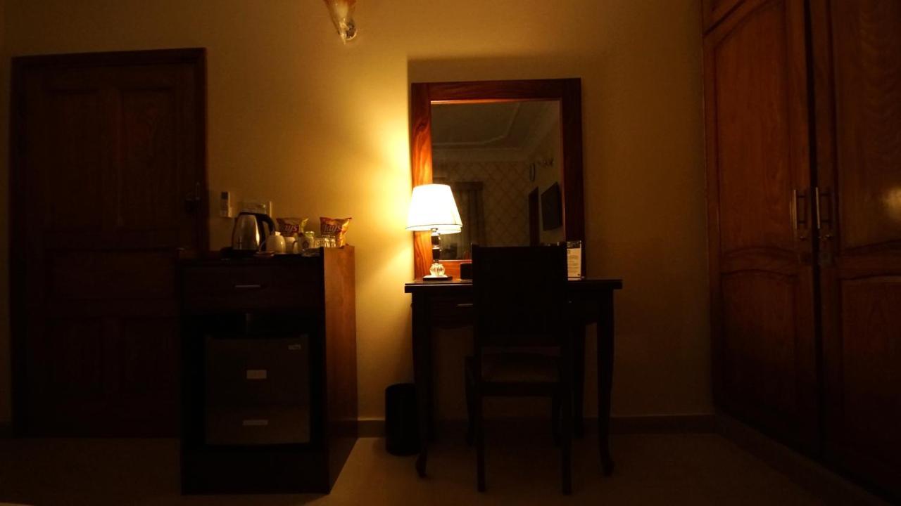 World Inn Hotel Karachi Bagian luar foto
