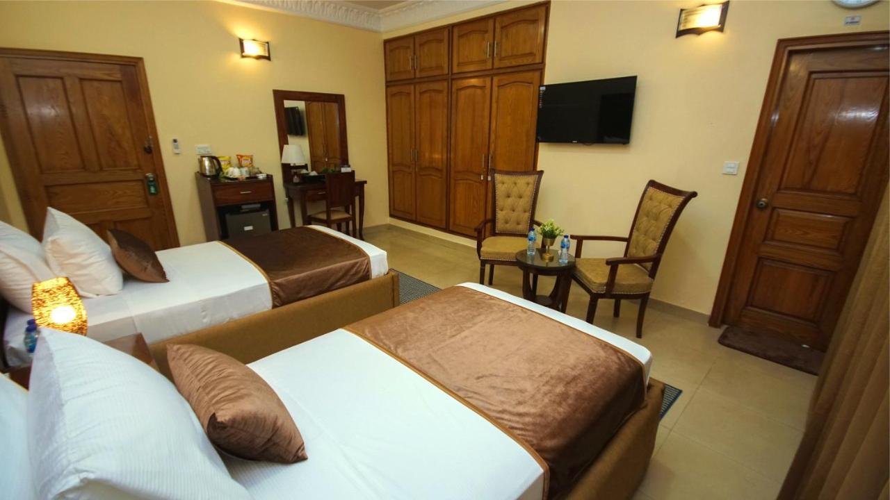 World Inn Hotel Karachi Bagian luar foto