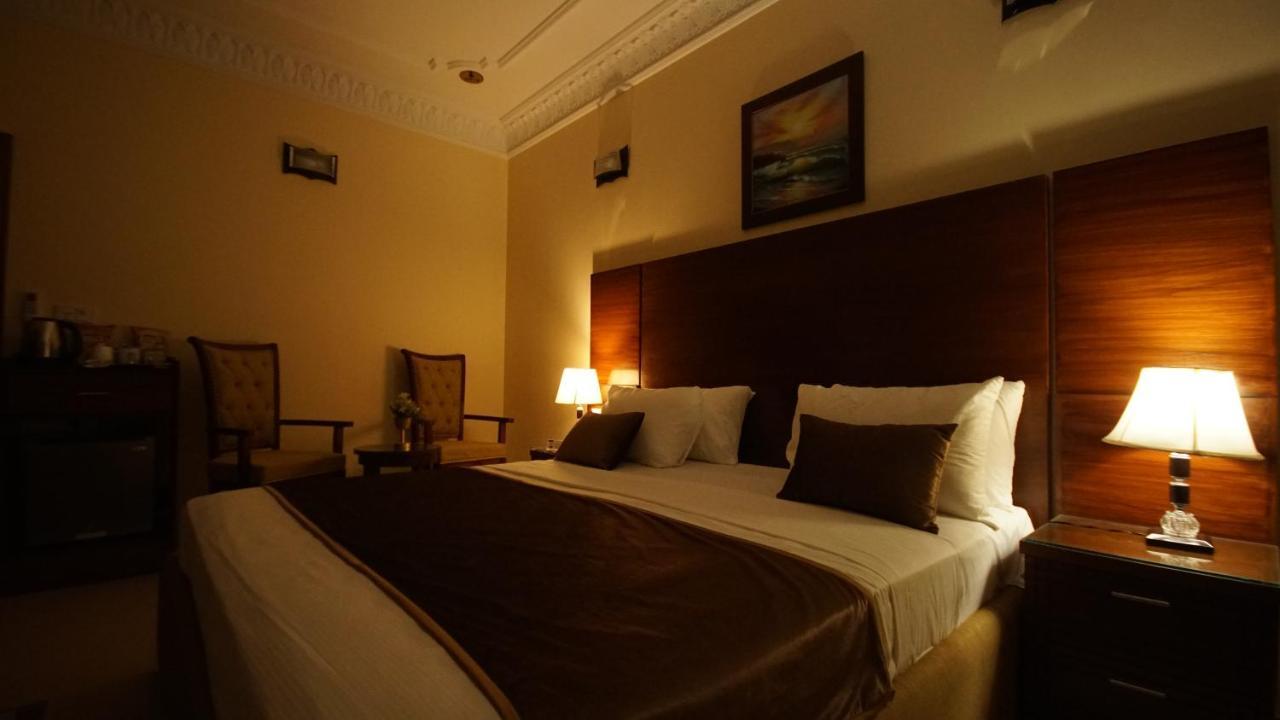 World Inn Hotel Karachi Bagian luar foto