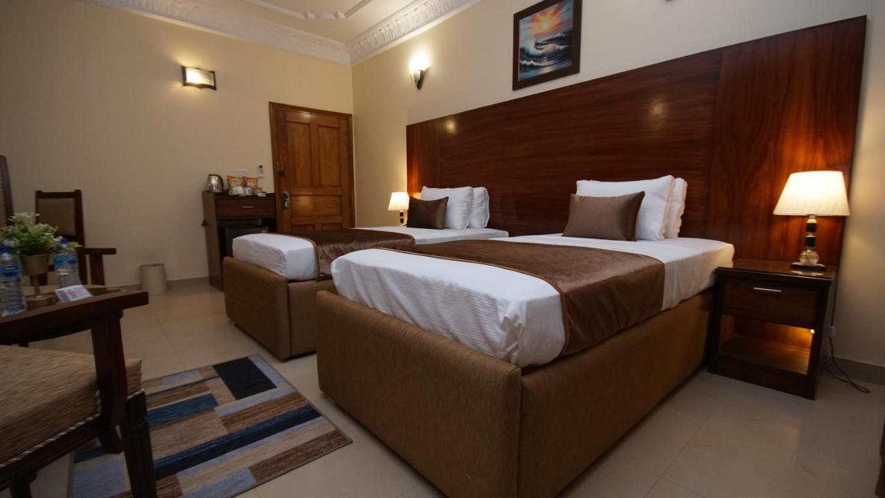 World Inn Hotel Karachi Bagian luar foto