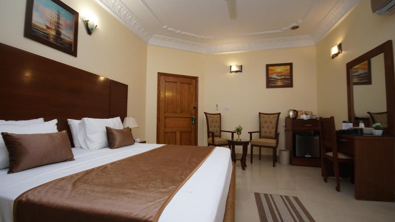 World Inn Hotel Karachi Bagian luar foto