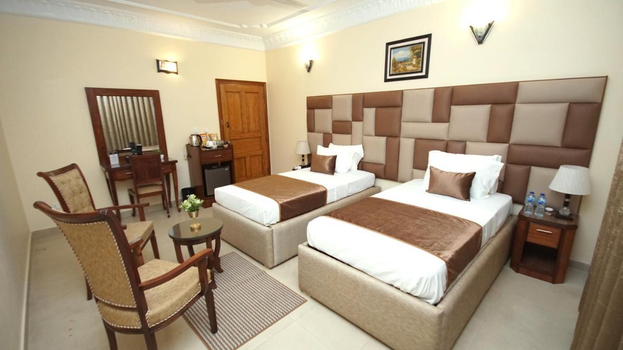 World Inn Hotel Karachi Bagian luar foto