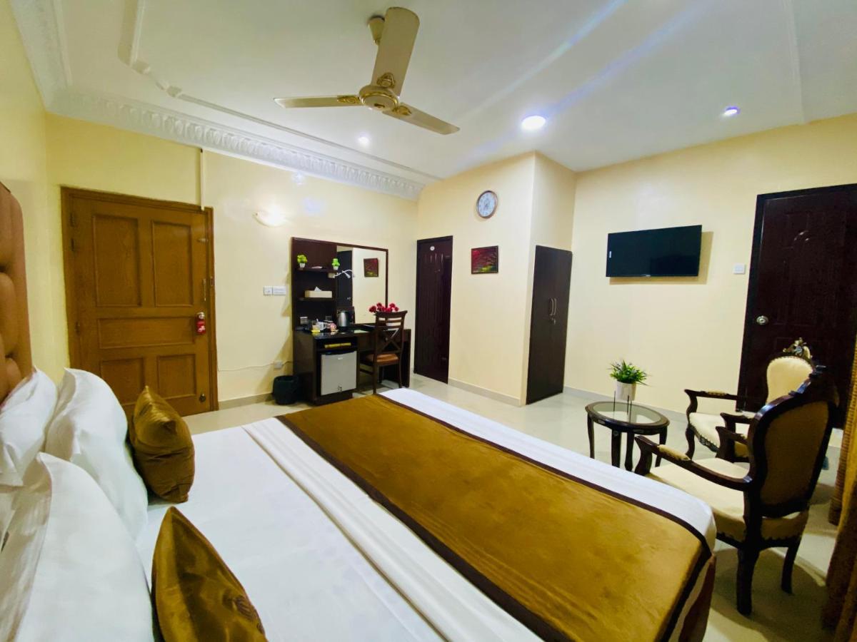 World Inn Hotel Karachi Bagian luar foto