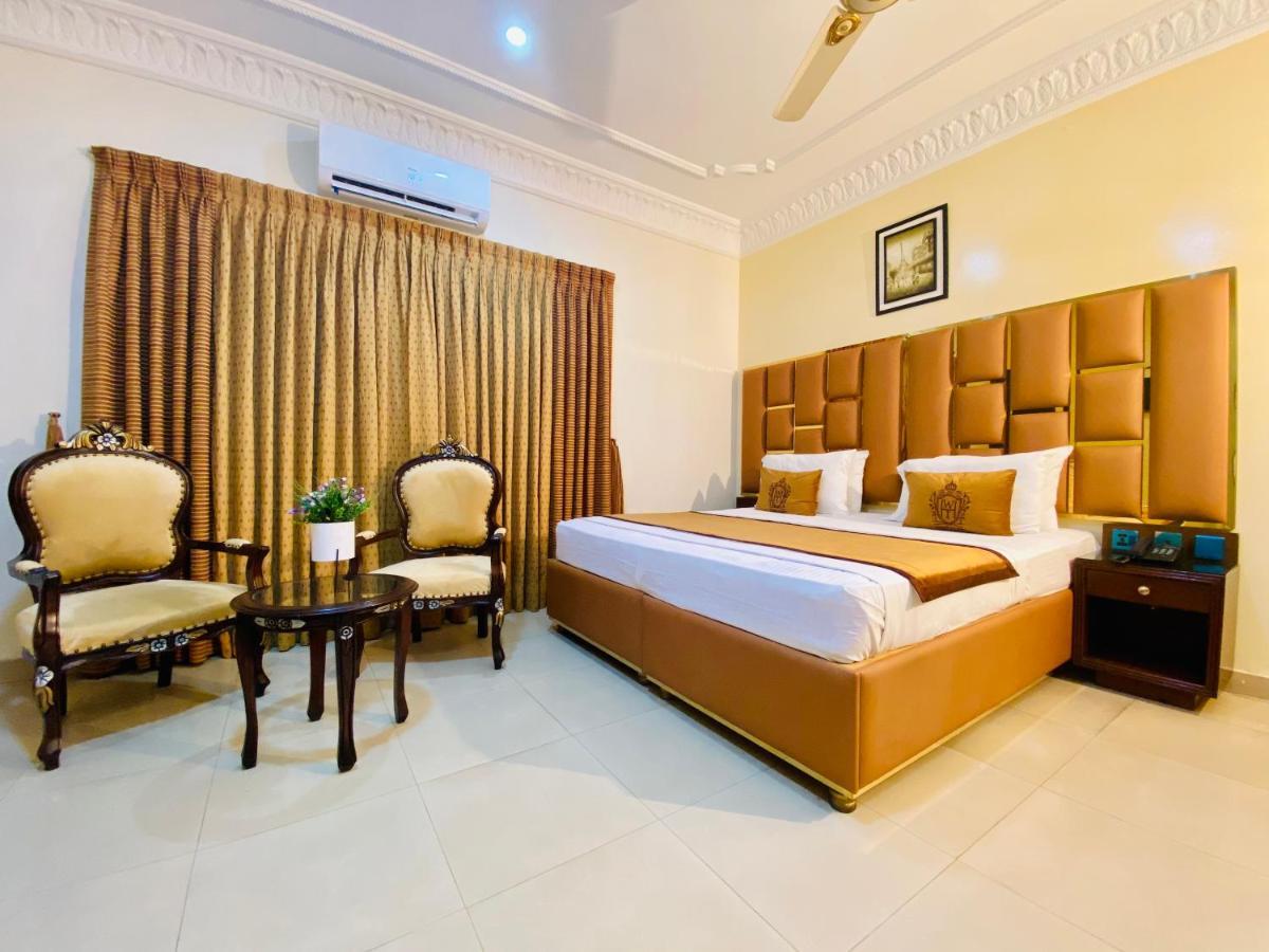 World Inn Hotel Karachi Bagian luar foto