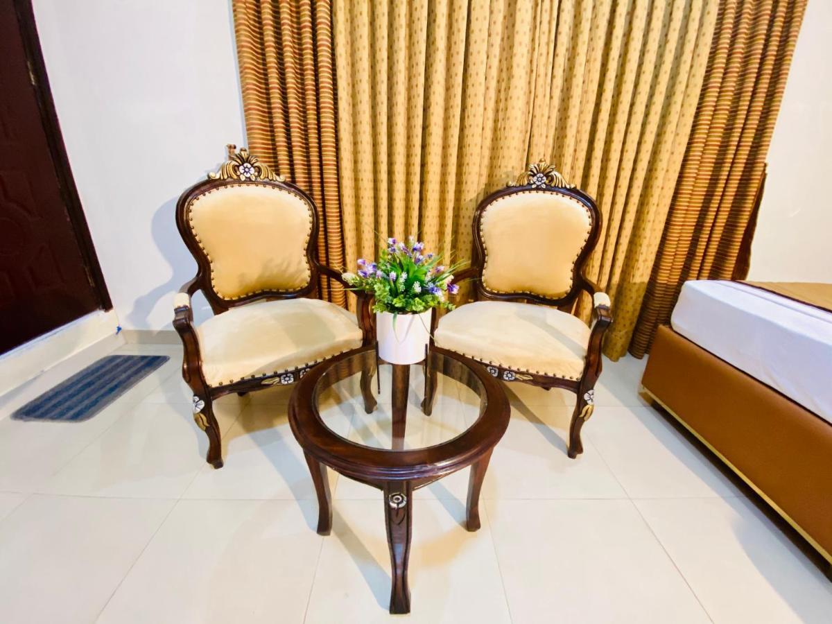 World Inn Hotel Karachi Bagian luar foto